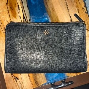 Tory Burch Carter Slim Crossbody- Black
